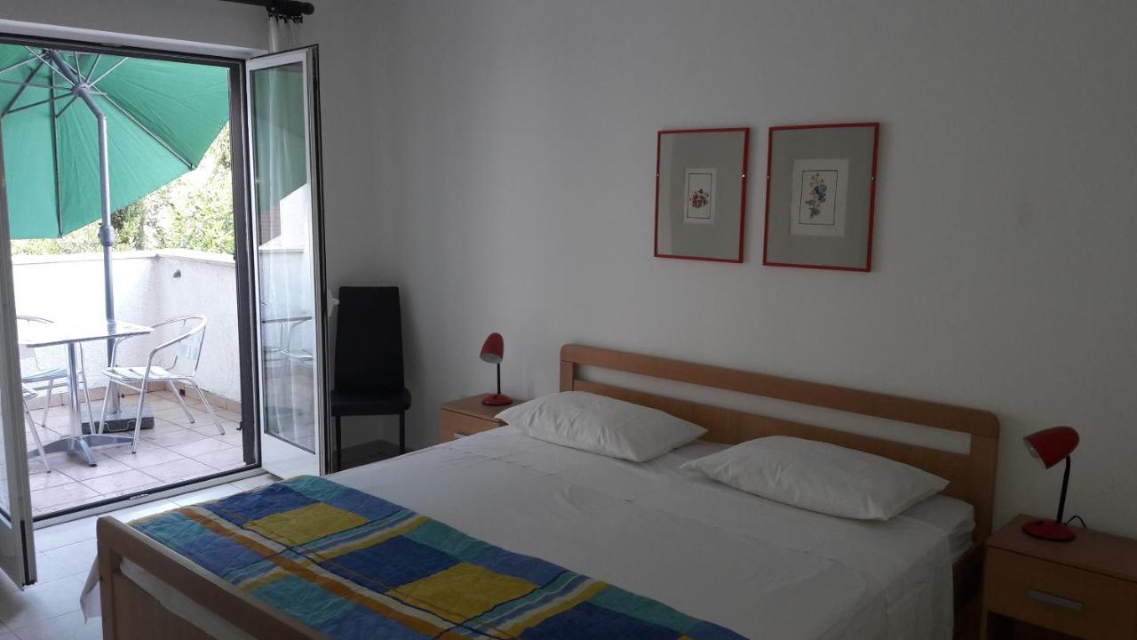 Apartment Elinor 2 Ровин Екстериор снимка