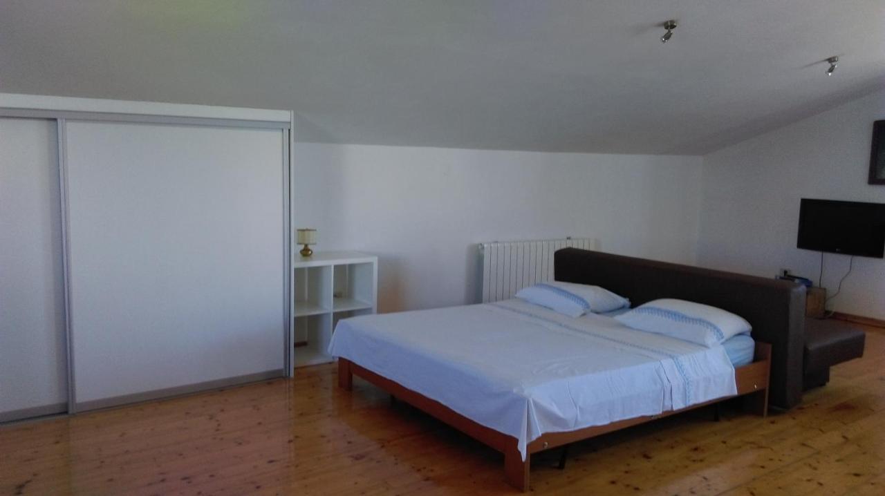 Apartment Elinor 2 Ровин Екстериор снимка